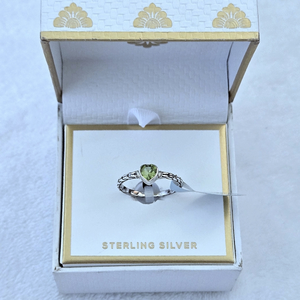 Annika Witt Dainty Peridot Heart💚 Ring💍 - NIB - Picture 15 of 16